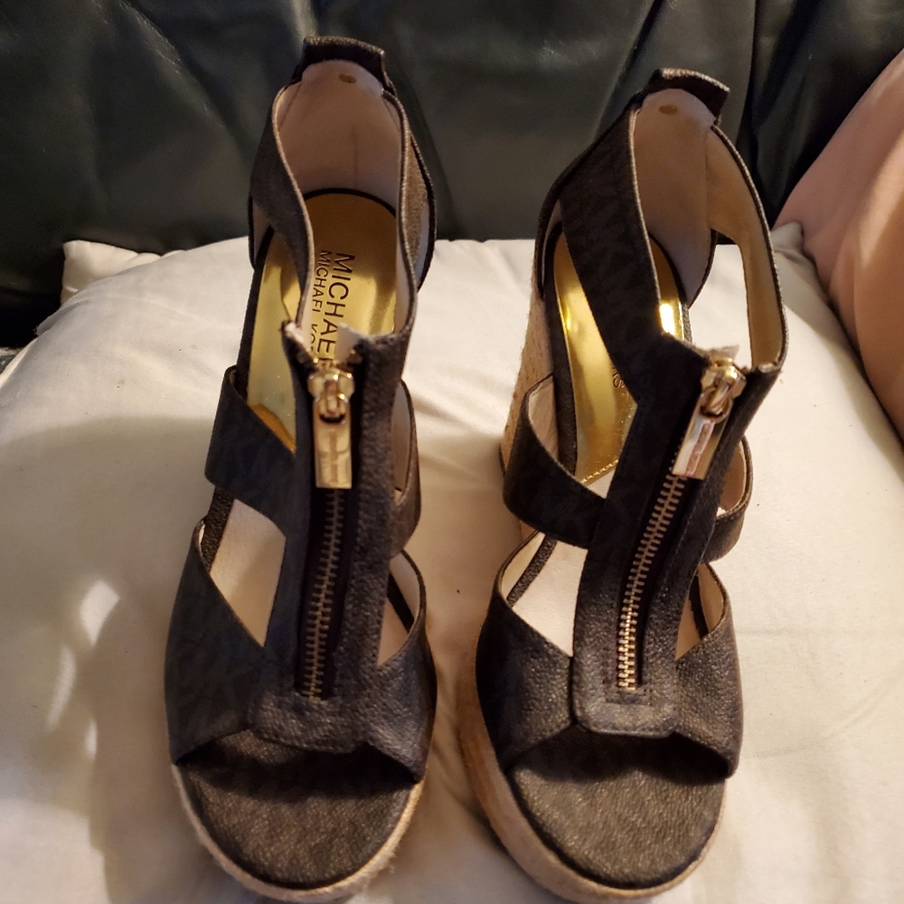 NWOT - Michael Kors Brown Espadrilles Sandals